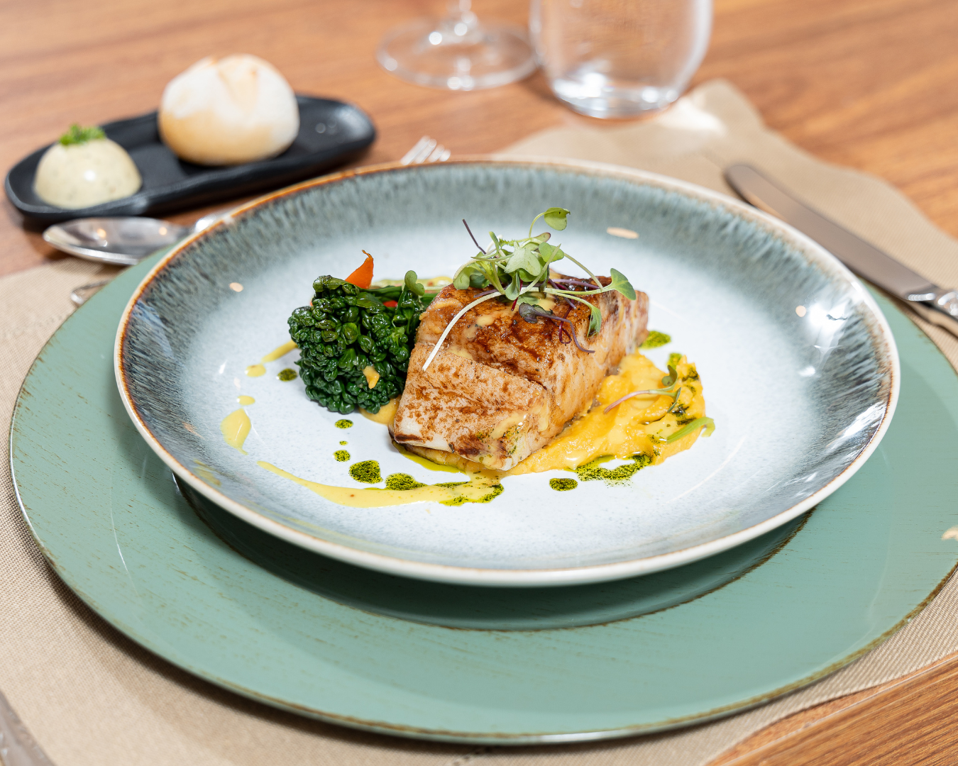 Participantes em pausa de almoço durante evento corporativo no WTC Events Center.